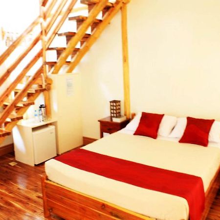 Palo Alto Bed & Breakfast Puerto Princesa Quarto foto